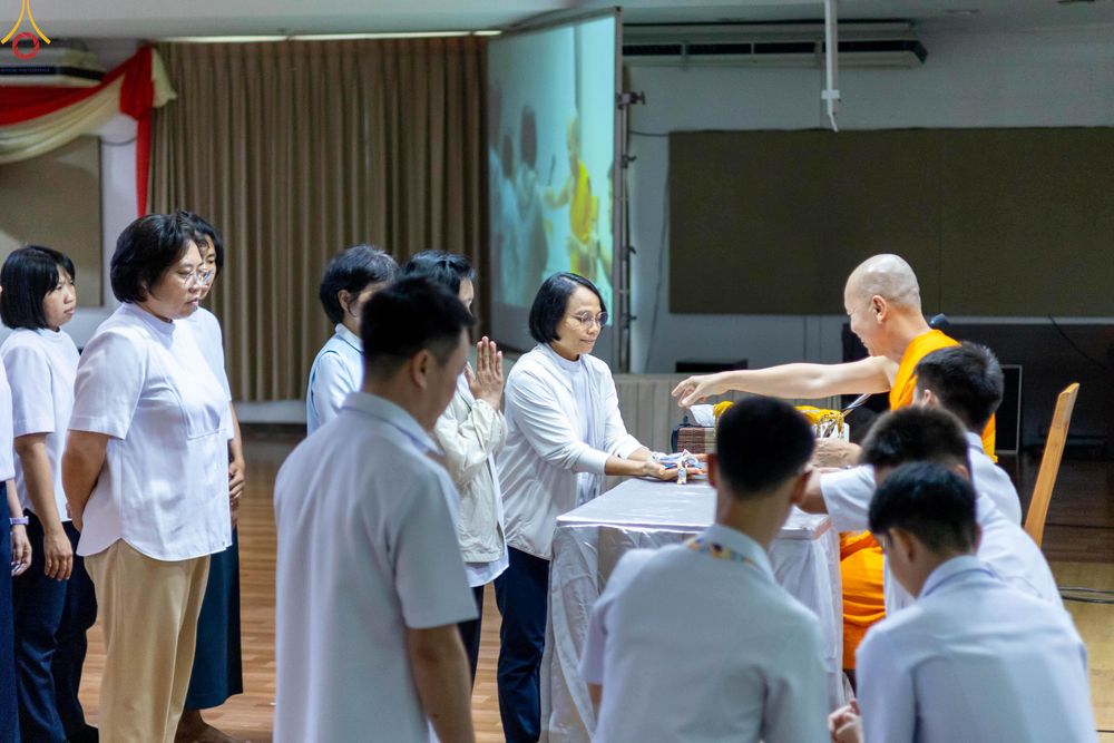 ภาพ No.319974:วันที่ 6 เมษายน พ.ศ.2569 ทีมจัดภัตตาหารประชุมเตรียมงานถวายมหาสังฆทาน 40,000 กว่าวัดทั่วประเทศ บูชาธรรม 82 ปี หลวงพ่อธัมมชโย