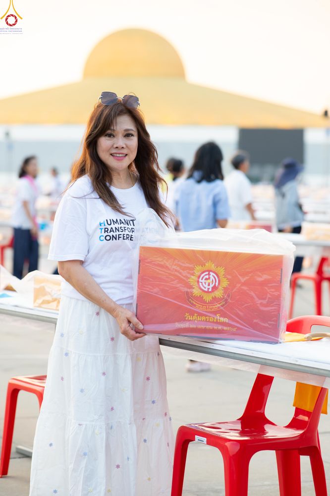 ภาพ No.322634:วันที่ 17 เมษายน พ.ศ.2569 การเรียงกล่องไทยธรรม เรียงน้ำดื่ม เรียงร่ม ณ ลานธรรมพระมหาธรรมกายเจดีย์ เพื่องานถวายมหาสังฆทาน 40,000 กว่าวัดทั่วประเทศ วันคุ้มครองโลก 22 เมษายน พ.ศ.2569 วัดพระธรรมกาย