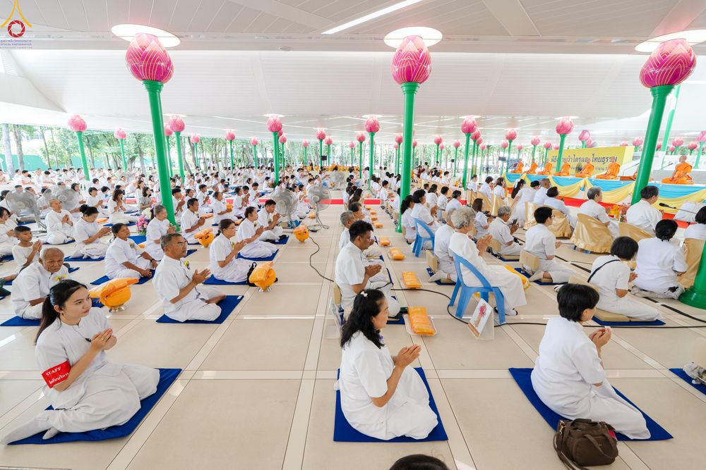 ภาพ No.328405:วันเสาร์ที่ 2 พฤษภาคม พ.ศ.2569 พิธีอุปสมบทสามเณรเตรียม DCI รุ่นที่ 23 ณ อุโบสถพระไตรปิฎก วัดพระธรรมกาย จังหวัดปทุมธานี