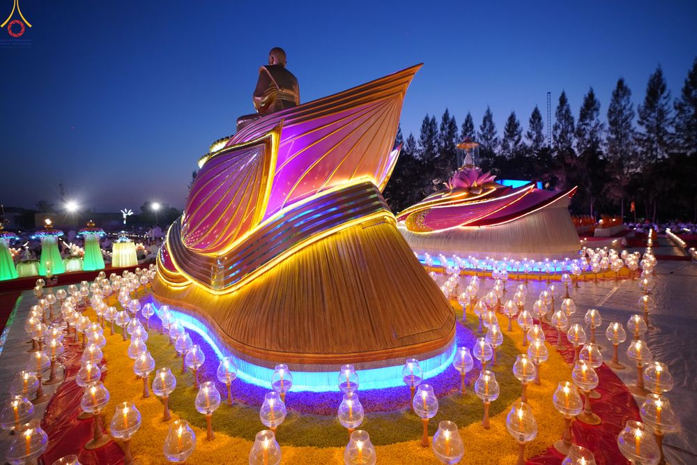 ภาพ No.292140:วันที่ 10 มกราคม พ.ศ. 2569 พิธีจุดประทีปถวายเป็นพุทธบูชา และบูชาธรรมมหาปูชนียาจารย์  ณ อนุสรณ์สถานคลองบางนางแท่น อ.สามพราน จ.นครปฐม ในโครงการธรรมยาตรา กตัญญูบูชา มหาปูชนียาจารย์ พระมงคลเทพมุนี(สด จนฺทสโร) พระผู้ปราบมาร อนุสรณ์สถาน 7 แห่ง ปีที่ 14