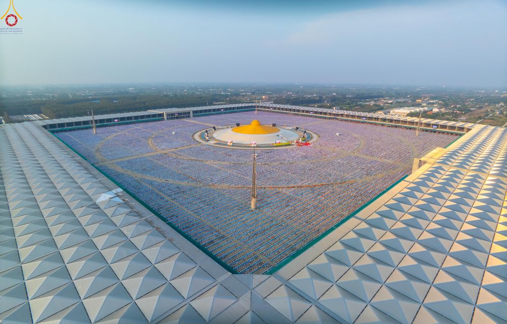 ภาพ No.324018:วันที่ 22 เมษายน พ.ศ.2569 (วันคุ้มครองโลก) พิธีถวายมหาสังฆทาน 40,000 กว่าวัดทั่วประเทศ ณ ลานธรรม พระมหาธรรมกายเจดีย์ วัดพระธรรมกาย