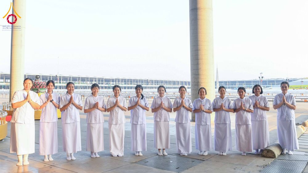 ภาพ No.320878:วันเสาร์ที่ 11 เมษายน พ.ศ.2569 พิธีเวียนประทักษิณ พิธีวันทาเจดีย์ โครงการอุปสมบทหมู่ บูชาธรรมหลวงพ่อธัมมชโย พ.ศ.2569 โครงการอุปสมบทหมู่ธรรมทายาท ระดับอุดมศึกษา รุ่น 53 (ภาคฤดูร้อน) ณ วัดพระธรรมกาย ปทุมธานี