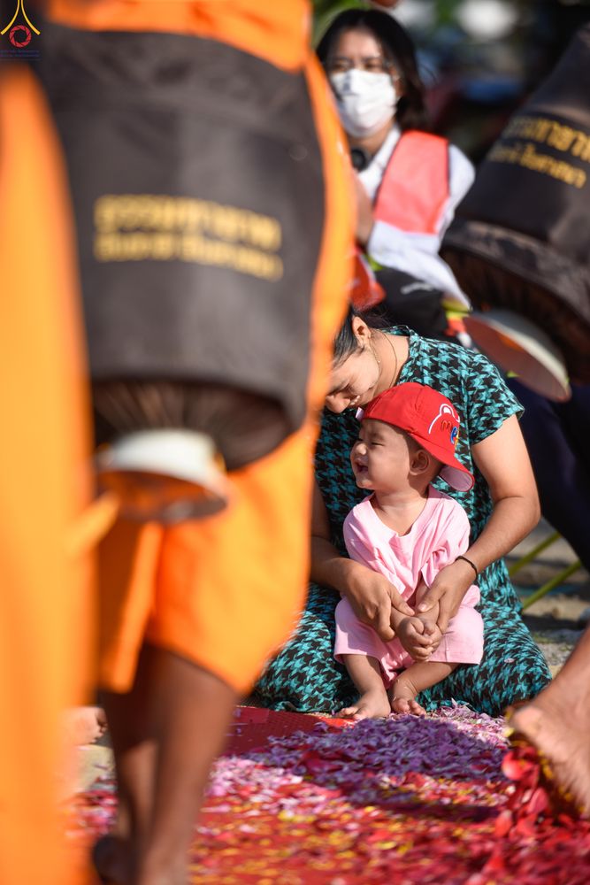 ภาพ No.290469:วันที่ 7 มกราคม พ.ศ. 2569 พิธีต้อนรับพระธรรมยาตรา ณ อนุสรณ์สถานลำดับที่ 2  สถานที่ตั้งมโนปณิธานบวชตลอดชีวิต อนุสรณ์สถานคลองบางนางแท่น (ภาพชุดที่ 2) อ.สามพราน จ.นครปฐม ในโครงการธรรมยาตรา กตัญญูบูชา มหาปูชนียาจารย์ พระมงคลเทพมุนี(สด จนฺทสโร) พระผู้ปราบมาร 