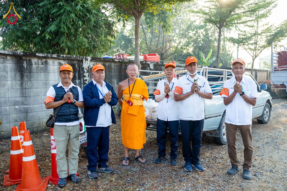 ภาพ No.294817:วันที่ 15 มกราคม พ.ศ. 2569 พิธีถวายภัตตาหารเป็นสังฆทาน แด่พระธรรมยาตรา ณ วัดโบสถ์บน ต.บางคูเวียง จ.นนทบุรี อนุสรณ์สถานลำดับที่ 4 สถานที่เกิดด้วยกายธรรม ในโครงการธรรมยาตรา กตัญญูบูชา มหาปูชนียาจารย์ พระมงคลเทพมุนี(สด จนฺทสโร) พระผู้ปราบมาร อนุสรณ์สถาน 7 แ