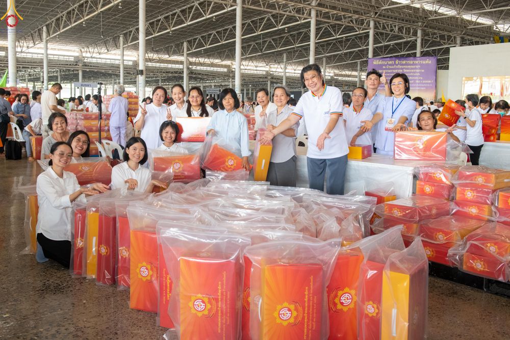 ภาพ No.322183:วันที่ 14 เมษายน พ.ศ.2569 การเตรียมกล่องไทยธรรม วันสุดท้าย เพื่องานถวายมหาสังฆทาน 40,000 กว่าวัดทั่วประเทศ วันคุ้มครองโลก 22 เมษายน พ.ศ.2569 วัดพระธรรมกาย