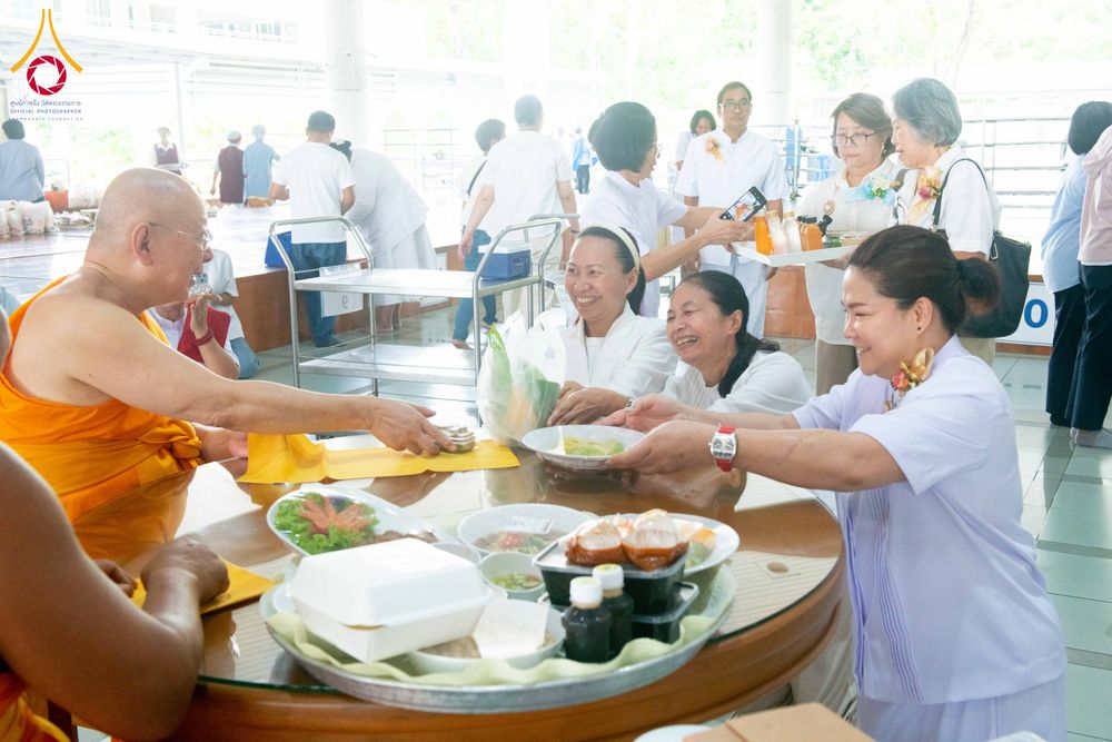 ภาพ No.315433:วันที่ 20 มีนาคม พ.ศ. 2569 พิธีเจริญพระพุทธมนต์ เนื่องในวาระอายุวัฒนมงคล 75 ปี พระเดชพระคุณพระภาวนาธรรมวิเทศ วิ. (ภูเบศ ฌานาภิญโญ) ผู้ช่วยเจ้าอาวาสวัดพระธรรมกาย และเจ้าอาวาสวัดพระธรรมกายเบเนลักซ์ ประเทศเบลเยียม  ณ หอฉันคุณยายอาจารย์ฯ วัดพระธรรมกาย