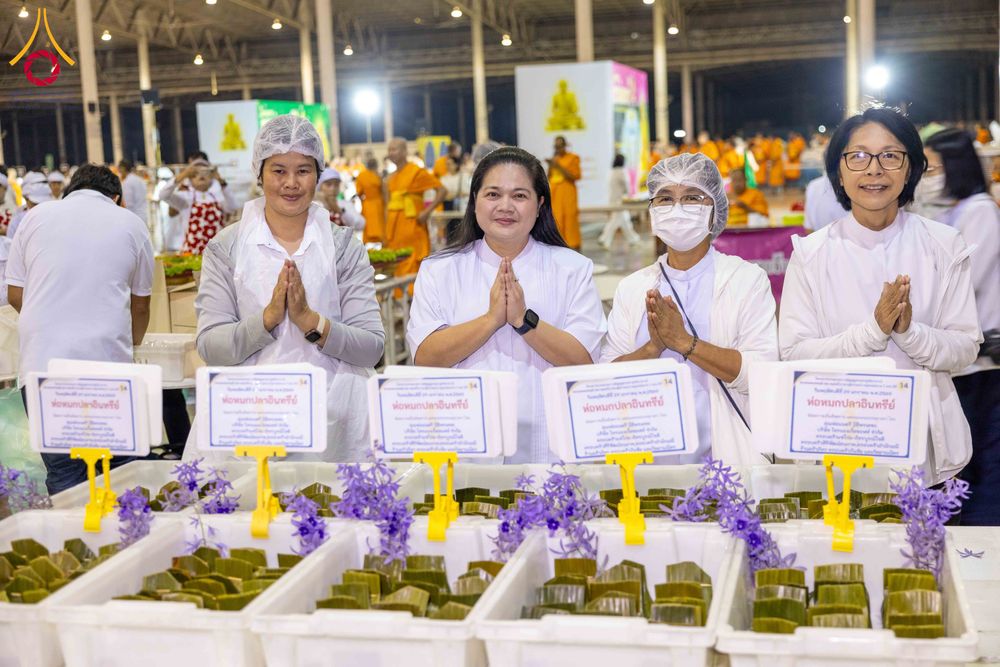 ภาพ No.305214:วันที่ 29 มกราคม พ.ศ. 2569 พิธีถวายภัตตาหารเป็นสังฆทาน แด่พระธรรมยาตรา ณ วัดพระธรรมกาย  จังหวัดปทุมธานี ในโครงการธรรมยาตรา กตัญญูบูชา มหาปูชนียาจารย์ พระมงคลเทพมุนี(สด จนฺทสโร) พระผู้ปราบมาร อนุสรณ์สถาน 7 แห่ง ปีที่ 14