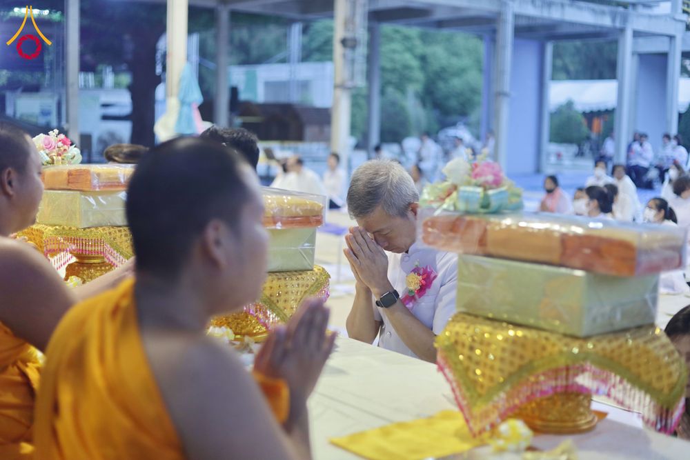 ภาพ No.293490:วันที่ 13 มกราคม พ.ศ. 2569 พิธีถวายภัตตาหารเป็นสังฆทาน แด่พระธรรมยาตรา ณ อนุสรณ์สถานมหาวิหารพระมงคลเทพมุนี (โลตัสแลนด์) อ.สองพี่น้อง จ.สุพรรณบุรี ในโครงการธรรมยาตรา กตัญญูบูชา มหาปูชนียาจารย์ พระมงคลเทพมุนี(สด จนฺทสโร) พระผู้ปราบมาร อนุสรณ์สถาน 7 แห่ง ปี