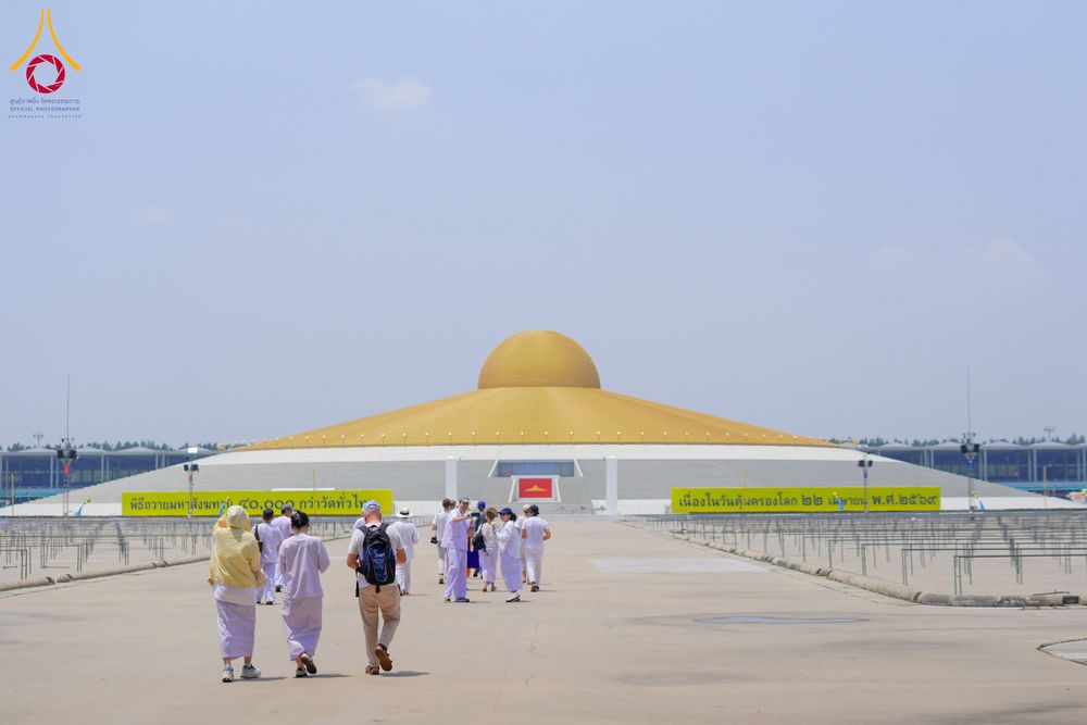 ภาพ No.326802:วันที่ 27-30 เมษายน พ.ศ.2569 ต้อนรับชาวต่างชาติจากประเทศมาเลเซีย ฝรั่งเศส เมียนมาร์ และศรีลังกา  เยี่ยมชมวัดพระธรรมกาย