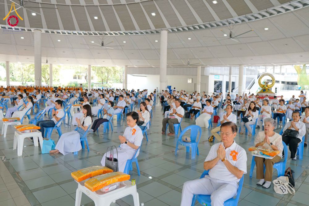 ภาพ No.315452:วันที่ 21 มีนาคม พ.ศ. 2569 พิธีถวายภัตตาหารเมนูสวรรค์ เพื่อการบรรลุธรรม ณ หอฉันคุณยายอาจารย์ฯ วัดพระธรรมกาย