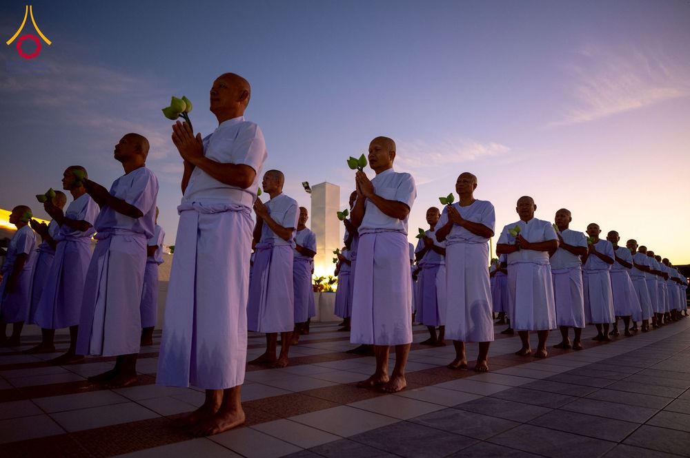 ภาพ No.276572:วันเสาร์ที่ 6 ธันวาคม  พ.ศ. 2568 พิธีเวียนประทักษิณและพิธีวันทาเจดีย์ โครงการอุปสมบทบูชาธรรมมหาปูชนียาจารย์ ประจำปี พ.ศ.2568 โครงการบวชพระนานาชาติ AEC และ WAB รุ่น CEO (นักบริหาร) รุ่นที่ 5 ณ มหาธรรมกายเจดีย์ วัดพระธรรมกาย