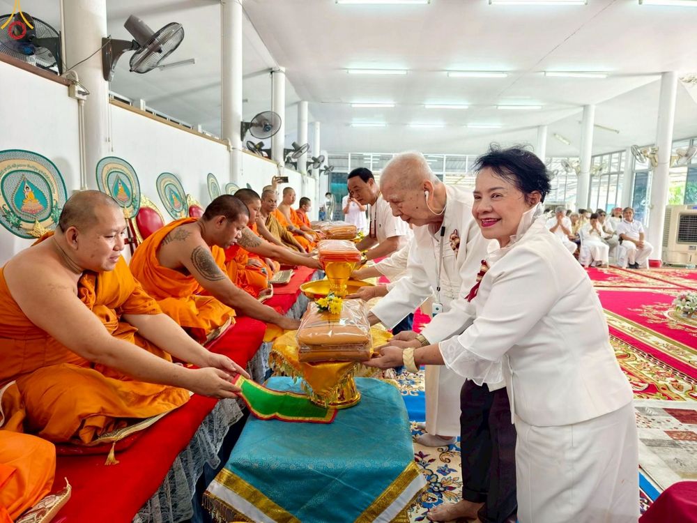 ภาพ No.258500:วันที่ 19 ตุลาคม พ.ศ. 2568 พิธีทอดกฐินสามัคคีทั่วไทย 30,000 วัด โดยคณะศิษยานุศิษย์ บูชาธรรม 81 ปี หลวงพ่อธัมมชโย ณ วัดศรีชุม อ.เมือง จ.ลำปาง