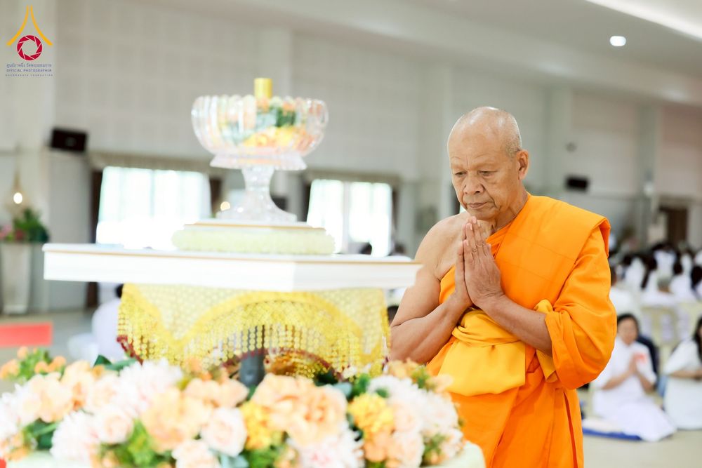 ภาพ No.254758:วันที่ 15 ตุลาคม พ.ศ. 2568 พิธีบรรจุพระบรมสารีริกธาตุภายในพระเกตุองค์พระประธาน สมโภชพระประธาน พระธรรมกาย ณ ศูนยอบรมเยาวชนกาญจนบุรี