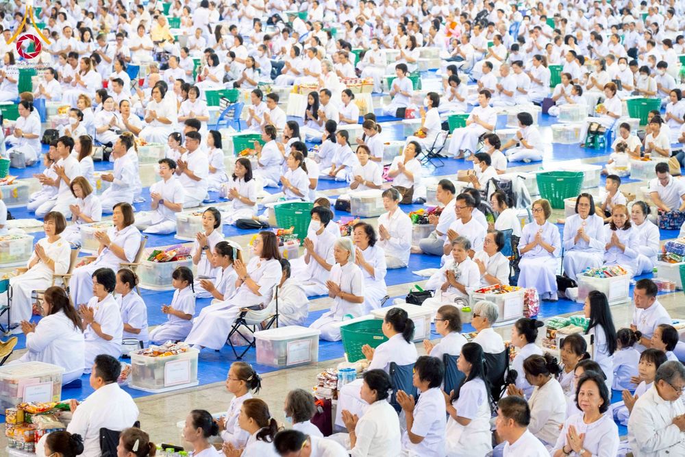 ภาพ No.276957:วันอาทิตย์ที่ 7 ธันวาคม พ.ศ. 2568 พิธีตักบาตรอาทิตย์ต้นเดือน ณ บ้านแก้วเรือนทองคุณยายฯ วัดพระธรรมกาย