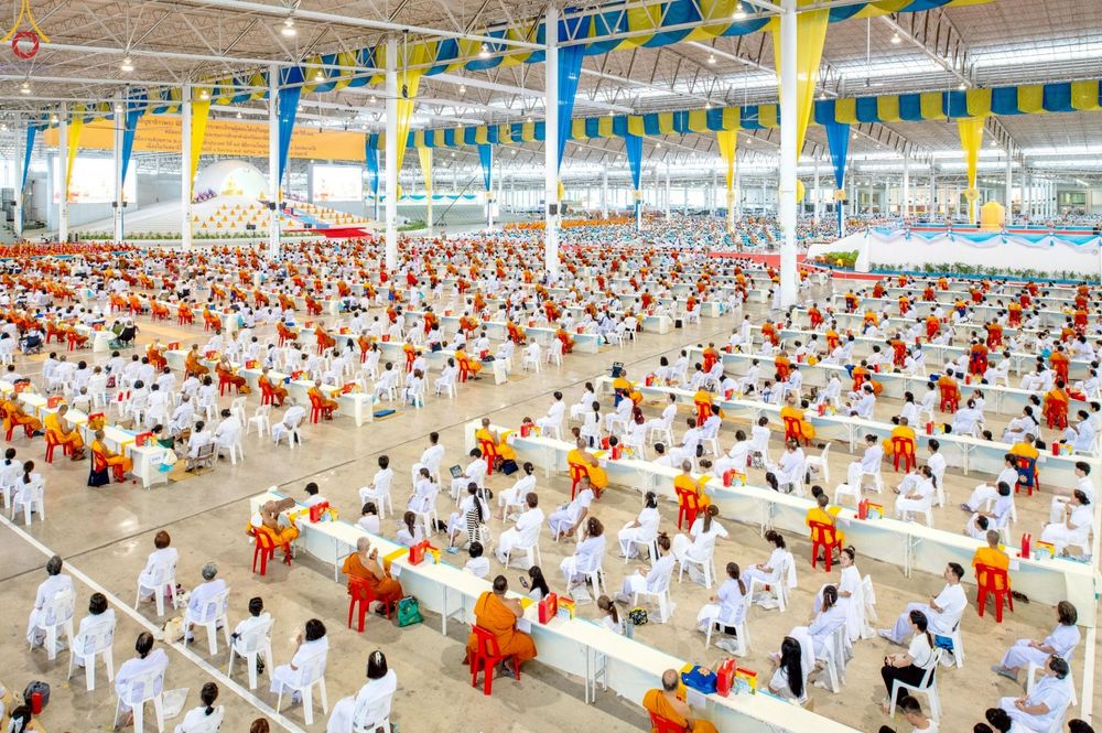 ภาพ No.236309:วันที่ 3 สิงหาคม พ.ศ. 2568 พิธีถวายมหาสังฆทานคณะสงฆ์ 2,000 กว่าวัดทั่วประเทศ ปีที่ 25 , พิธีถวายไทยธรรมคณะสงฆ์ 323 วัด 4 จังหวัดชายแดนภาคใต้ ณ วัดพระธรรมกาย