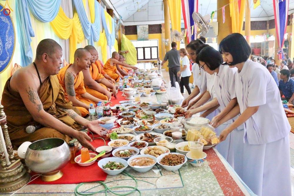 ภาพ No.267739:วันที่ 26 ตุลาคม พ.ศ. 2568 พิธีทอดกฐินสามัคคีทั่วไทย ณ วัดเจริญสุข ต.แพรกศรีราชา อ.สรรคบุรี จ.ชัยนาท โดยคณะศิษยานุศิษย์ บูชาธรรม 81 ปี หลวงพ่อธัมมชโย