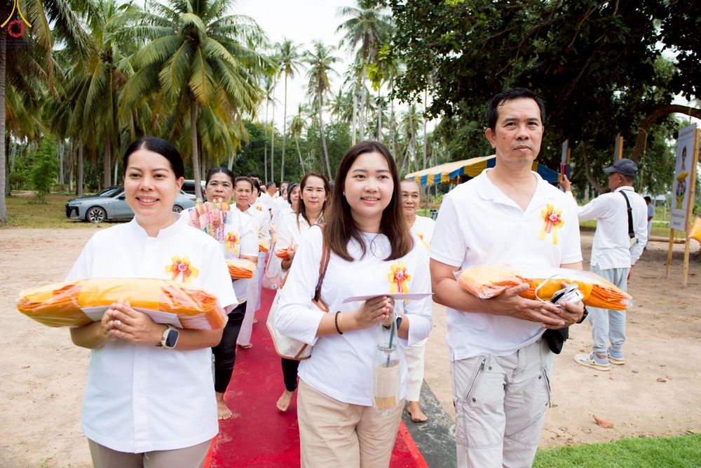 ภาพ No.263153:วันที่ 18 ตุลาคม พ.ศ. 2568 พิธีทอดกฐินสามัคคีเพื่อซื้อที่ดิน  สร้างอาคารครัวและโรงอาหาร  ห้องน้ำพร้อมโรงซักตากชาย-หญิง  และพิธีทอดกฐินสามัคคีทั่วไทย 30,000 วัด  ศูนย์ปฏิบัติธรรมนานาชาติทุ่งแสงธรรม  (Moonastery Meditation Center) ต.แสงอรุณ อ.ทับสะแก จ.ประ