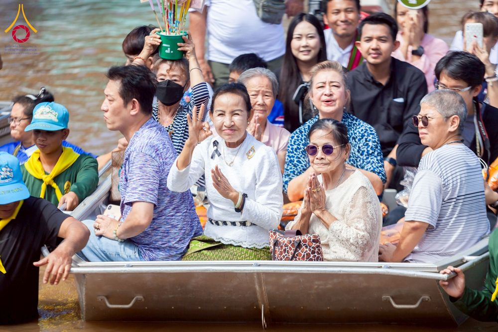 ภาพ No.274328:วันที่ 5 พฤศจิกายน พ.ศ. 2568 พิธีทอดกฐินสามัคคีทั่วไทย ณ วัดบันไดช้าง จ.พระนครศรีอยุธยา โดยคณะศิษยานุศิษย์ บูชาธรรม 81 ปี หลวงพ่อธัมมชโย