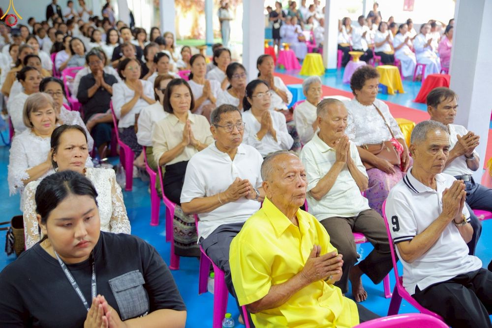 ภาพ No.271000:วันที่ 29 ตุลาคม พ.ศ. 2568 พิธีทอดกฐินสามัคคีทั่วไทย ณ วัดบางภาวนาราม(บางพา)  ต.ไทรโสภา อ.พระแสง จ.สุราษฎร์ธานี โดยคณะศิษยานุศิษย์ บูชาธรรม 81 ปี หลวงพ่อธัมมชโย