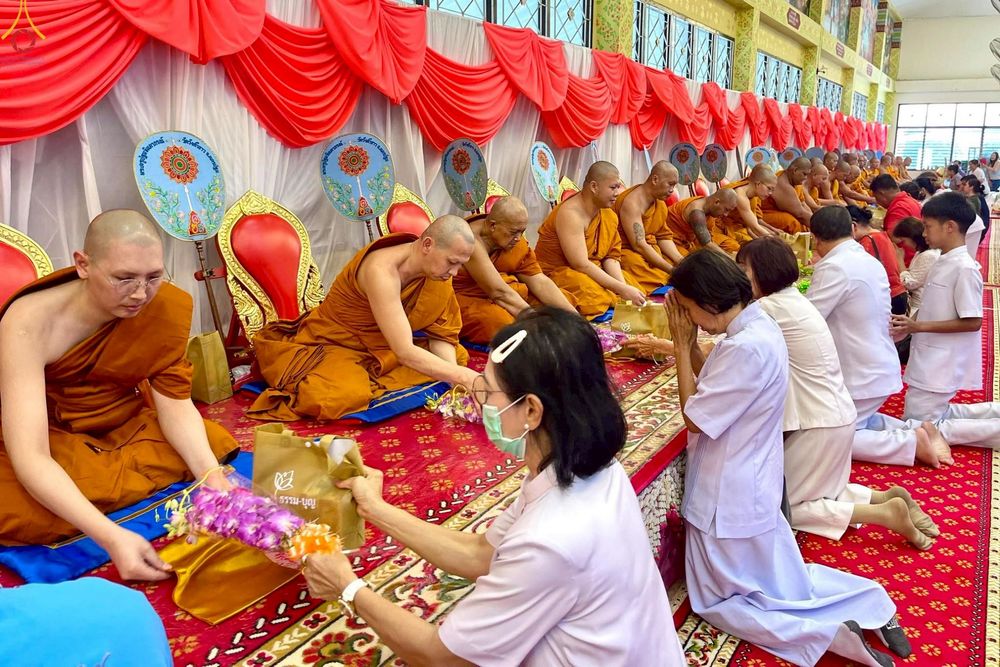 ภาพ No.250825:วันพุธที่ 8 ตุลาคม พ.ศ. 2568 พิธีทอดกฐินสามัคคีทั่วไทย 30,000 วัด โดยคณะศิษยานุศิษย์ บูชาธรรม 81 ปี หลวงพ่อธัมมชโย ณ วัดวังน้ำขาว ต.คลองจินดา อ.สามพราน จังหวัดนครปฐม