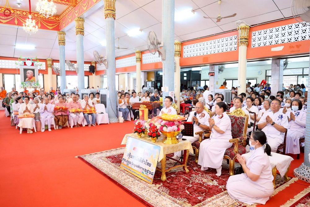 ภาพ No.263226:วันที่ 23 ตุลาคม พ.ศ. 2568 พิธีทอดกฐินสามัคคีทั่วไทย 30,000 วัด โดยคณะศิษยานุศิษย์ บูชาธรรม 81 ปี หลวงพ่อธัมมชโย ณ วัดพรหมวงศาราม เขตดินแดง กรุงเทพมหานคร