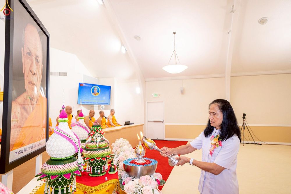 ภาพ No.252004:วันที่ 9 ตุลาคม พ.ศ. 2568 วัดพระธรรมกายซีลีคอนวัลเลย์ Dhammakaya Meditation Center Silicon Vally  เมืองมอแกนฮิลล์ รัฐเคลิฟอร์เนีย สหรัฐอเมริกา  ได้จัดงาน วันคล้ายวันเกิดด้วยรูปกายเนื้อ  พระมงคลเทพมุนี ครบ 141 ปี โดยมีกำหนดการช่วงเย็น พิธีมุทิตาสักการะพระ