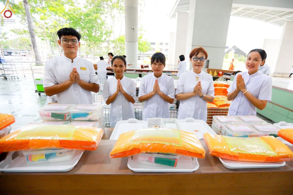 ภาพ No.136112:พิธีบุพเปตพลี ครั้งที่ 150 ร่วมอุทิศบุญให้แก่หมู่ญาติที่ล่วงลับไปแล้ว และสืบทอดอายุพระพุทธศาสนา วันอังคารที่ 7 พฤษภาคม พ.ศ. 2567 ( วันพระ แรม 14 ค่ำ เดือน 5 ) ณ หอฉันคุณยายอาจารย์ฯ วัดพระธรรมกาย