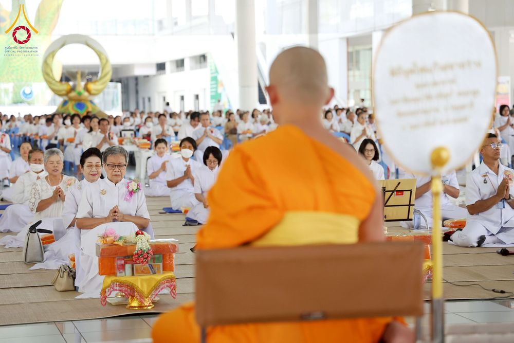 ภาพ No.263010:วันที่ 21 ตุลาคม พ.ศ. 2568 (วันพระ แรม 14 ค่ำ เดือน 11) พิธีบุพเปตพลี ครั้งที่ 171 ร่วมอุทิศบุญแด่หมู่ญาติที่ล่วงลับไปแล้ว และสืบทอดอายุพระพุทธศาสนา ณ หอฉันคุณยายอาจารย์ฯ วัดพระธรรมกาย