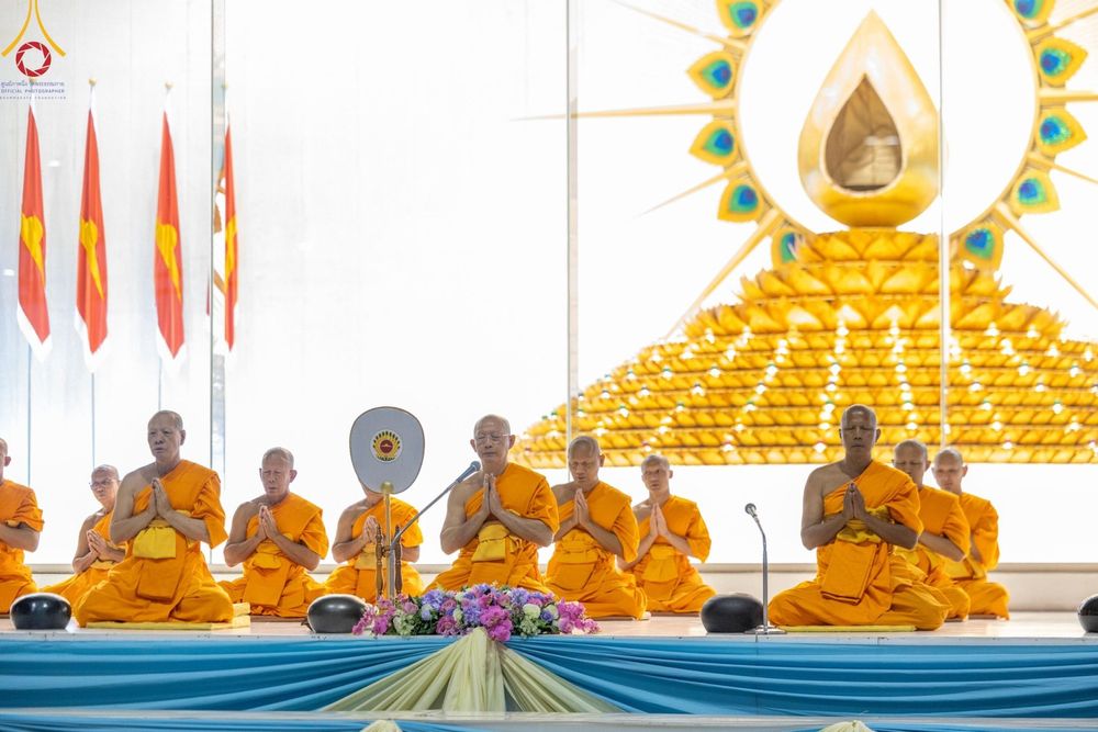 ภาพ No.207197:พิธีตักบาตร และปฏิบัติธรรมช่วงสาย ในวันมาฆบูชา วันพุธที่ 12 กุมภาพันธ์ พ.ศ. 2568 ณ วัดพระธรรมกาย จังหวัดปทุมธานี