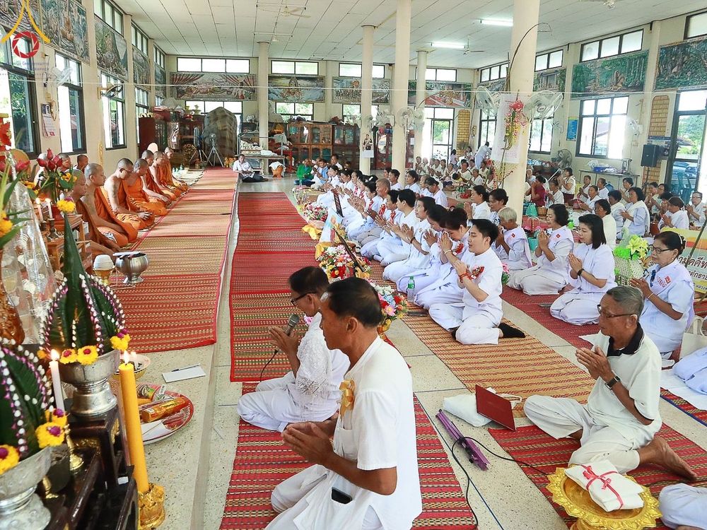 ภาพ No.169034:พิธีทอดกฐิน ณ วัดสว่างโพนตาล จ.อุดรธานี ในโครงการกฐินสามัคคีทั่วไทย 30,000 วัด บูชาธรรม 80 ปี หลวงพ่อธัมมชโย โดยคณะศิษยานุศิษย์วัดพระธรรมกาย วันที่ 24 ตุลาคม พ.ศ. 2567