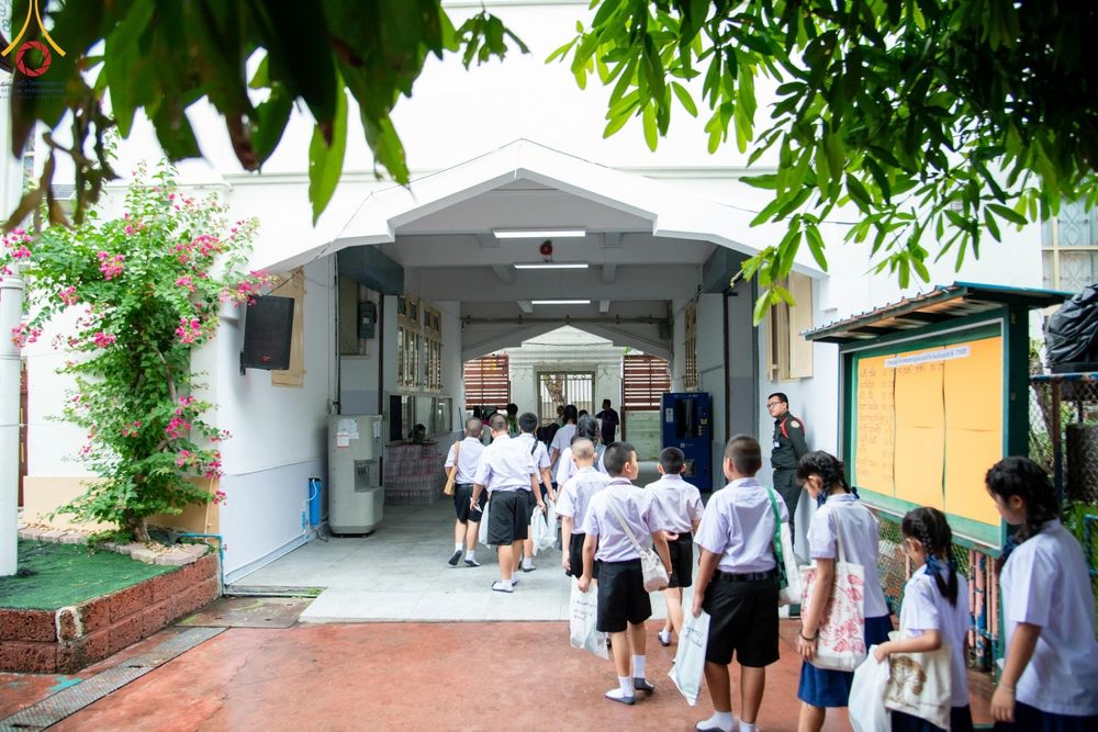 ภาพ No.184864:กิจกรรมวันรวมพลังเด็กดี V-Star ผู้นำฟื้นฟูศีลธรรมโลก กรุงเทพมหานคร ณ วัดมหาธาตุยุวราชรังสฤษฎิ์ราชวรมหาวิหาร กรุงเทพมหานคร ในวันที่ 13 ธันวาคม พ.ศ. 2567