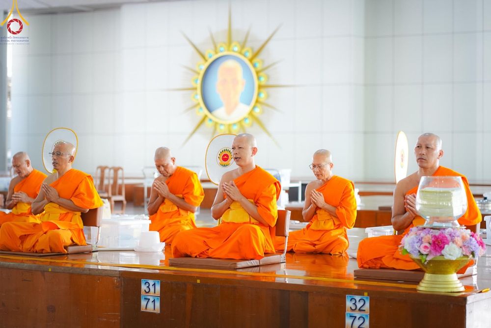 ภาพ No.167377:พิธีบุพเปตพลี ครั้งที่ 157 ร่วมอุทิศบุญกุศลแด่หมู่ญาติที่ล่วงลับไปแล้ว และสืบทอดอายุพระพุทธศาสนา วันพฤหัสที่ 31 ตุลาคม พ.ศ. 2567 (วันพระ แรม 14 ค่ำ เดือน 11) ณ หอฉันคุณยายอาจารย์ฯ วัดพระธรรมกาย