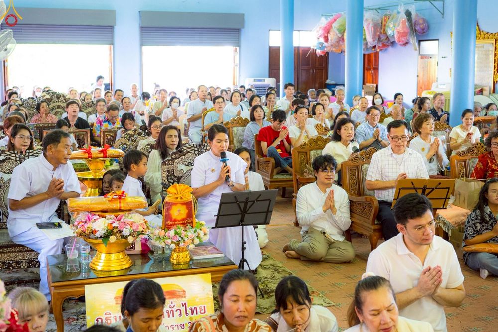 ภาพ No.259619:วันที่ 19 ตุลาคม พ.ศ. 2568 พิธีทอดกฐินสามัคคีทั่วไทย 30,000 วัด โดยคณะศิษยานุศิษย์ บูชาธรรม 81 ปี หลวงพ่อธัมมชโย ณ วัดปทีปพลีผล แขวงท่าข้าม เขตบางขุนเทียน จ.กรุงเทพฯ