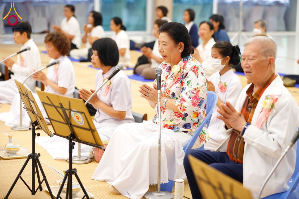 ภาพ No.129212:พิธีถวายภัตตาหารเป็นสังฆทาน แด่คณะพระธรรมยาตราฯ ในโครงการธรรมยาตราอัญเชิญพระบรมสารีริกธาตุ  ประดิษฐาน ณ มหารัตนเจดีย์สิริปทุมสวรรค์ อ.บางกล่ำ จ.สงขลา วันที่ 11 มีนาคม พ.ศ. 2567