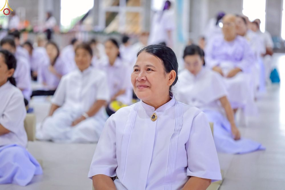 ภาพ No.249035:วันที่ 26-28 กันยายน พ.ศ. 2568 โครงการอบรม อุบาสกแก้ว อุบาสิกาแก้ว รุ่นที่ 3  ณ ศูนย์ปฏิบัติธรรมสมุทรปราการ ได้รับความเมตตาจากคณะสงฆ์ในพื้นที่  รวมถึงผู้บริหารสถานศึกษา ที่นำนักเรียนระดับมัธยมปลาย  มารับฟังข้อมูลเพื่อที่จะเป็นกำลังสำคัญ ในการเข้าร่วมขบวน