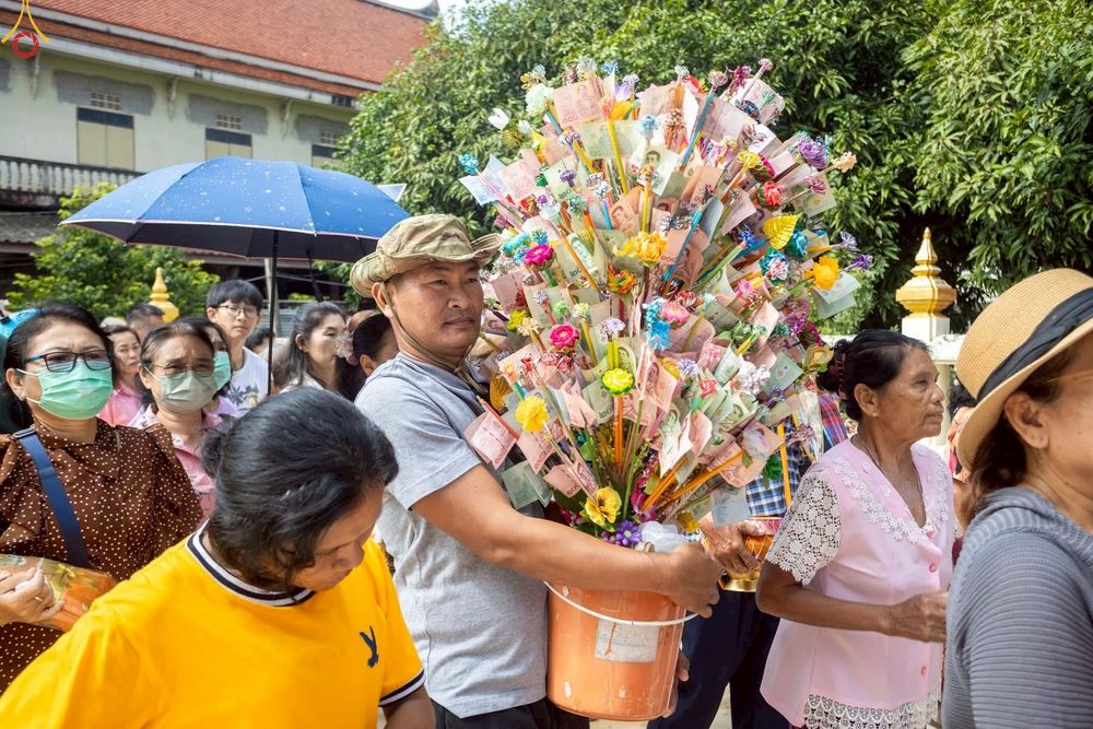 ภาพ No.255981:วันที่ 15 ตุลาคม พ.ศ. 2568 พิธีทอดกฐินสามัคคีทั่วไทย 30,000 วัด โดยคณะศิษยานุศิษย์ บูชาธรรม 81 ปี หลวงพ่อธัมมชโย ณ วัดตะโกสูง อ.ดอนตูม จ.นครปฐม