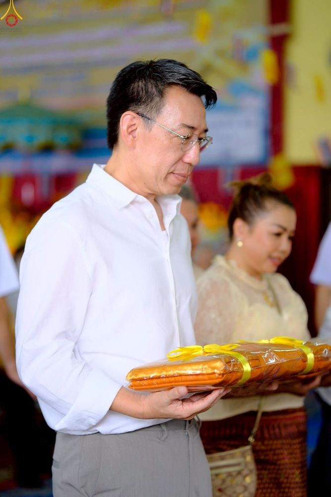 ภาพ No.254618:วันที่ 13 ตุลาคม พ.ศ. 2568 พิธีทอดกฐินสามัคคีทั่วไทย 30,000 วัด โดยคณะศิษยานุศิษย์ บูชาธรรม 81 ปี หลวงพ่อธัมมชโย ณ วัดจันทร์ใน แขวงบางคอแหลม เขตยานนาวา กรุงเทพมหานคร