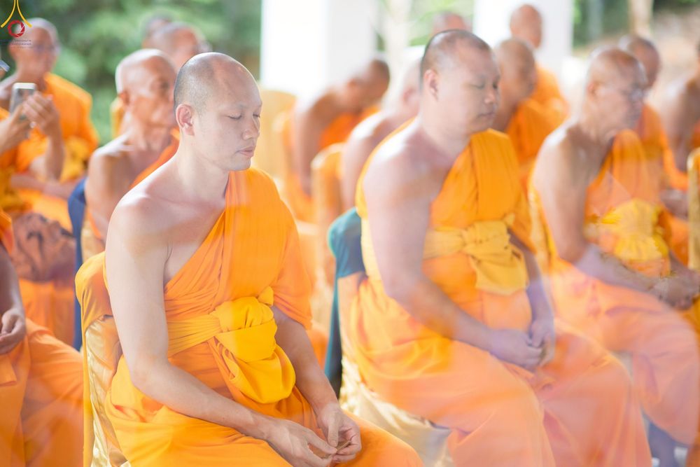 ภาพ No.239355:วันอาทิตย์ที่ 17 สิงหาคม พ.ศ. 2568 พิธีกดปุ่มอัญเชิญรูปเหมือน พระมงคลเทพมุนี (สด จันทสโร)  ณ มหาวิหารแก้วพระมงคลเทพมุนี  ศูนย์ปฏิบัติธรรมแก้วเมืองเลย