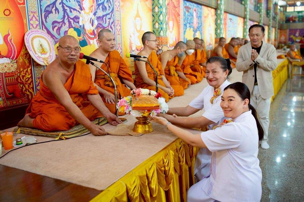 ภาพ No.254713:วันที่ 12 ตุลาคม พ.ศ. 2568 พิธีทอดกฐินสามัคคีทั่วไทย 30,000 วัด โดยคณะศิษยานุศิษย์ บูชาธรรม 81 ปี หลวงพ่อธัมมชโย ณ วัดครุนอก อ.พระประแดง จ.สมุทรปราการ