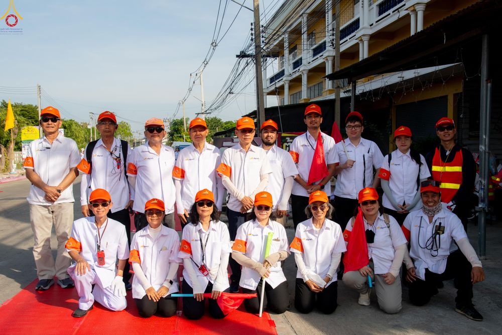 ภาพ No.296204:ภาพเบื้องหลังอาสาสมัครรวมใจ ชุดที่ 2 ในโครงการธรรมยาตรา กตัญญูบูชา มหาปูชนียาจารย์ พระมงคลเทพมุนี(สด จนฺทสโร) พระผู้ปราบมาร อนุสรณ์สถาน 7 แห่ง ปีที่ 14