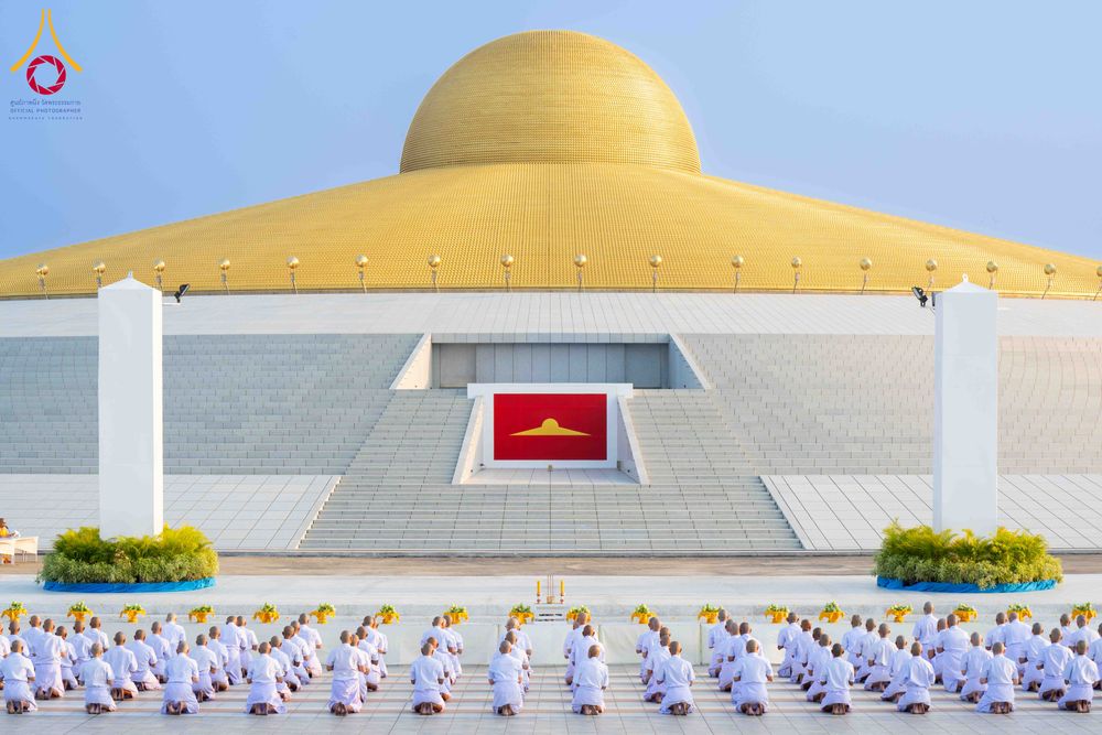 ภาพ No.320870:วันเสาร์ที่ 11 เมษายน พ.ศ.2569 พิธีเวียนประทักษิณ พิธีวันทาเจดีย์ โครงการอุปสมบทหมู่ บูชาธรรมหลวงพ่อธัมมชโย พ.ศ.2569 โครงการอุปสมบทหมู่ธรรมทายาท ระดับอุดมศึกษา รุ่น 53 (ภาคฤดูร้อน) ณ วัดพระธรรมกาย ปทุมธานี