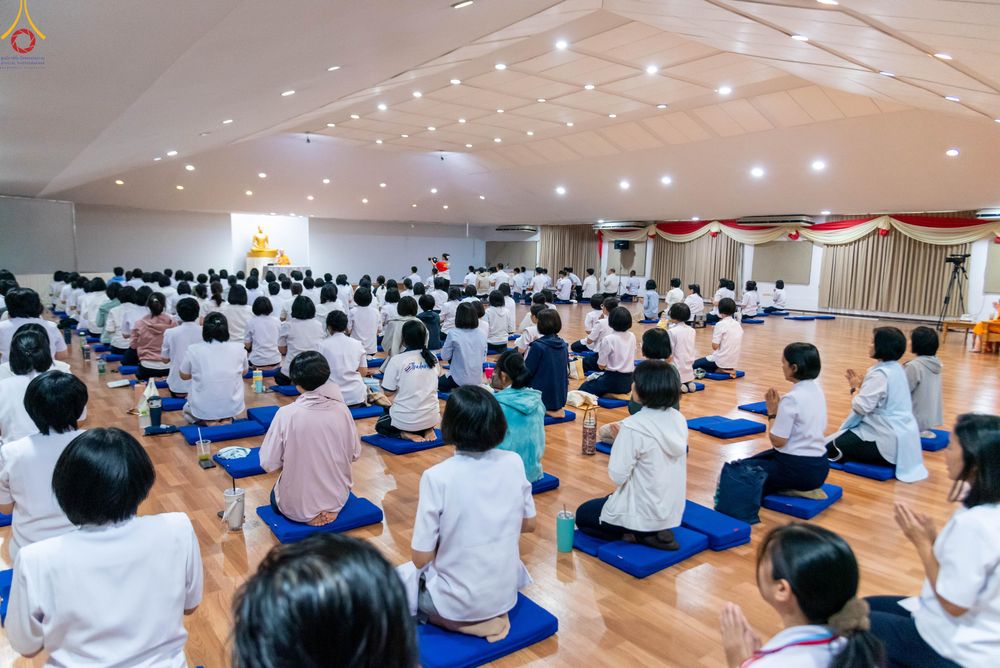 ภาพ No.319965:วันที่ 6 เมษายน พ.ศ.2569 ทีมจัดภัตตาหารประชุมเตรียมงานถวายมหาสังฆทาน 40,000 กว่าวัดทั่วประเทศ บูชาธรรม 82 ปี หลวงพ่อธัมมชโย