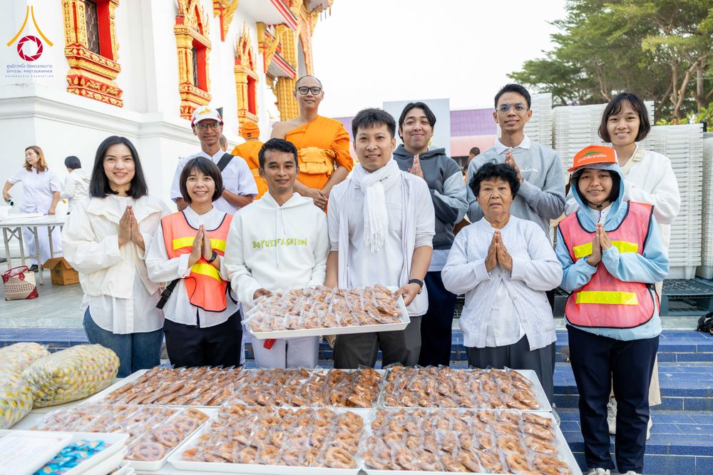 ภาพ No.293763:วันที่ 14 มกราคม พ.ศ. 2569  พิธีถวายภัตตาหารเป็นสังฆทาน แด่พระธรรมยาตรา  ณ วัดสองพี่น้อง ต.ต้นตาล อ.สองพี่น้อง จ.สุพรรณบุรี  ในโครงการธรรมยาตรา กตัญญูบูชา มหาปูชนียาจารย์  พระมงคลเทพมุนี(สด จนฺทสโร) พระผู้ปราบมาร  อนุสรณ์สถาน 7 แห่ง ปีที่ 14