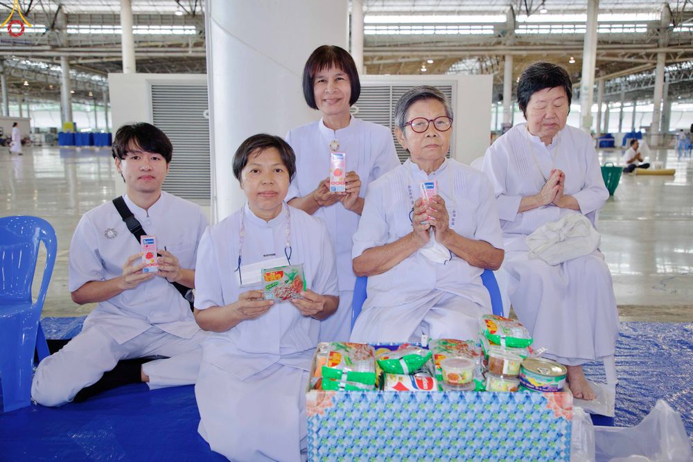 ภาพ No.345388:วันพฤหัสบดีที่ 27 สิงหาคม พ.ศ.2569 พิธีตักบาตรในวันธรรมชัย ณ สภาธรรมกายสากล วัดพระธรรมกาย ปทุมธานี