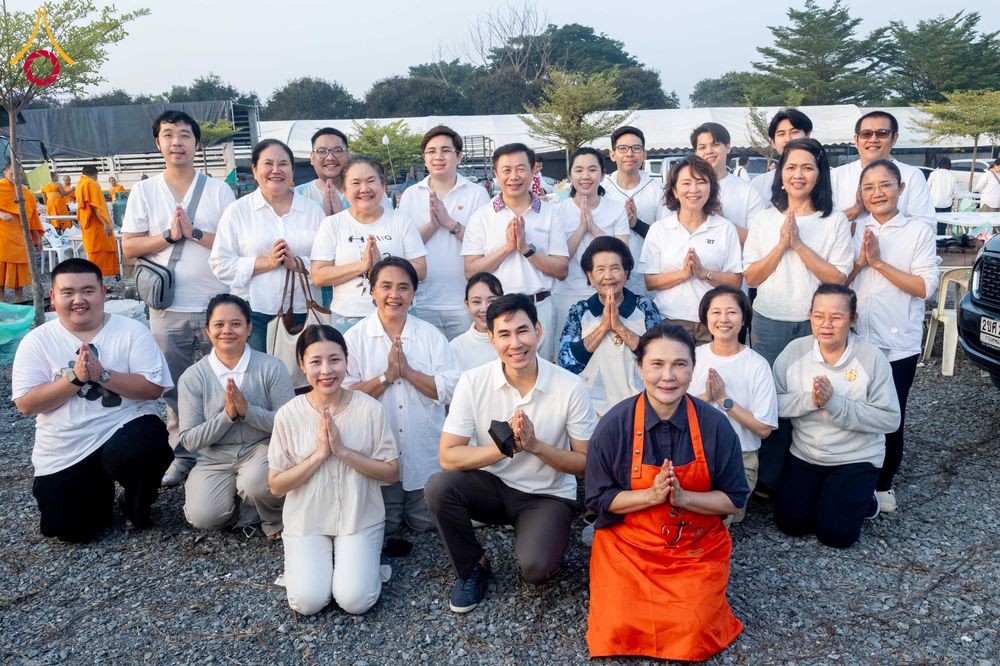 ภาพ No.295536:วันที่ 16 มกราคม พ.ศ. 2569 พิธีถวายภัตตาหารเป็นสังฆทาน แด่พระธรรมยาตรา ณ วัดโบสถ์บน ต.บางคูเวียง จ.นนทบุรี อนุสรณ์สถานลำดับที่ 4 สถานที่เกิดด้วยกายธรรม ในโครงการธรรมยาตรา กตัญญูบูชา มหาปูชนียาจารย์ พระมงคลเทพมุนี(สด จนฺทสโร) พระผู้ปราบมาร อนุสรณ์สถาน 7 แ