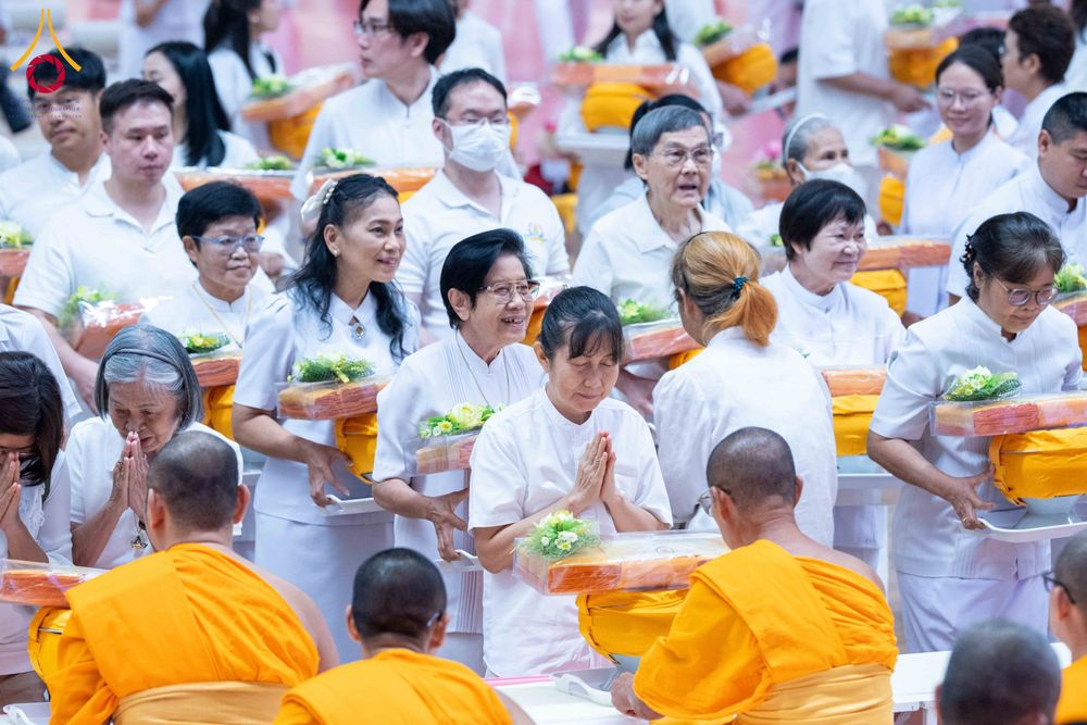 ภาพ No.313664:วันอาทิตย์ที่ 15 มีนาคม พ.ศ. 2569 พิธีร่วมบุญบรรพชาสามเณร 5000 รูป ณ ห้องแก้วสารพัดนึก 2 สภาธรรมกายสากล วัดพระธรรมกาย