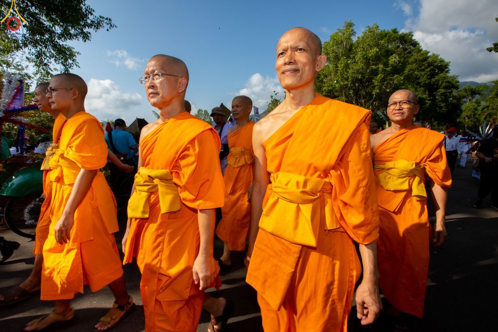 ภาพ No.81957:พิธีจุดวิสาขประทีป 22,000 ดวงและโคมลอย 3,000 ดวง ( Festival  lampion Vesak Indonesia) ณ มหาเจดียบรมพุทโธ อินโดนีเซีย  วันอาทิตย์ที่ 4 มิ.ย. พ.ศ.2566