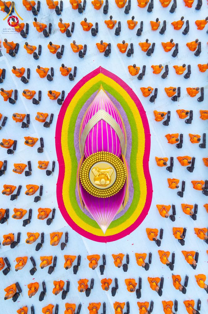 ภาพ No.294604:วันอาทิตย์ที่ 14 ธันวาคม พ.ศ.2568 พระธรรมยาตราปฏิบัติธรรมและถ่ายภาพหมู่ประวัติศาสตร์ ณ วัดสองพี่น้อง ต.ต้นตาล อ.สองพี่น้อง จ.สุพรรณบุรี ในโครงการธรรมยาตรา กตัญญูบูชา มหาปูชนียาจารย์ พระมงคลเทพมุนี(สด จนฺทสโร) พระผู้ปราบมาร อนุสรณ์สถาน 7 แห่ง ปีที่ 14