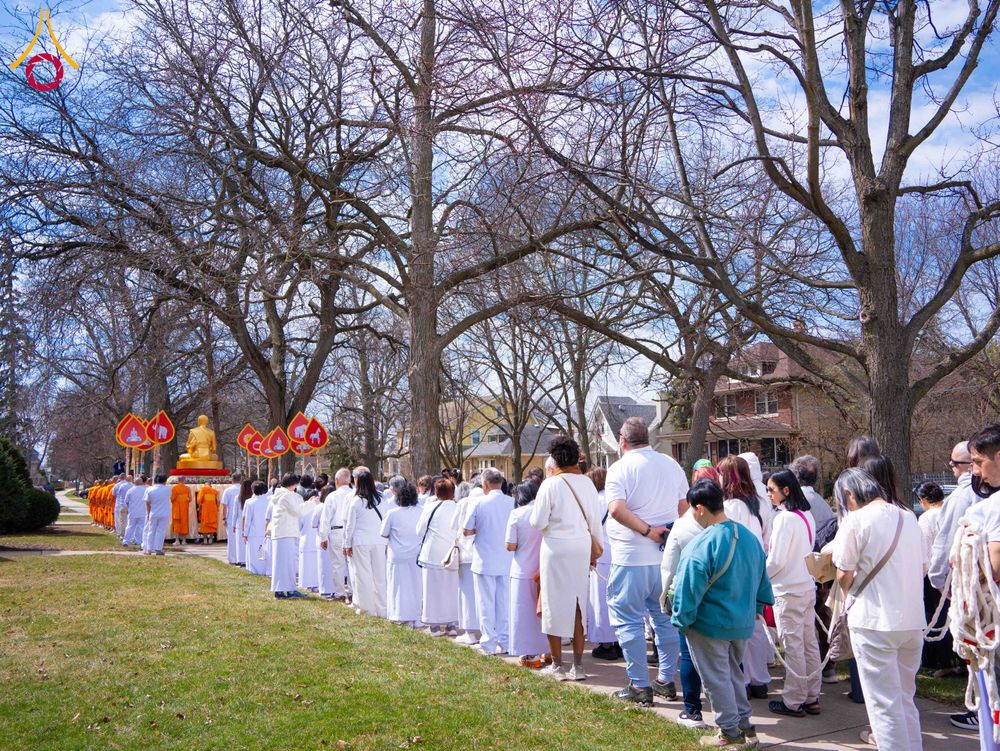 ภาพ No.319088:วันที่ 29 มีนาคม พ.ศ.2569 พิธีอัญเชิญรูปหล่อพระมงคลเทพมุนี (สด จนฺทสโร) ประดิษฐาน ณ ห้องปฏิบัติธรรม “มงคลรัตนโชติ”  วัดพระธรรมกายชิคาโก ประเทศสหรัฐอเมริกา