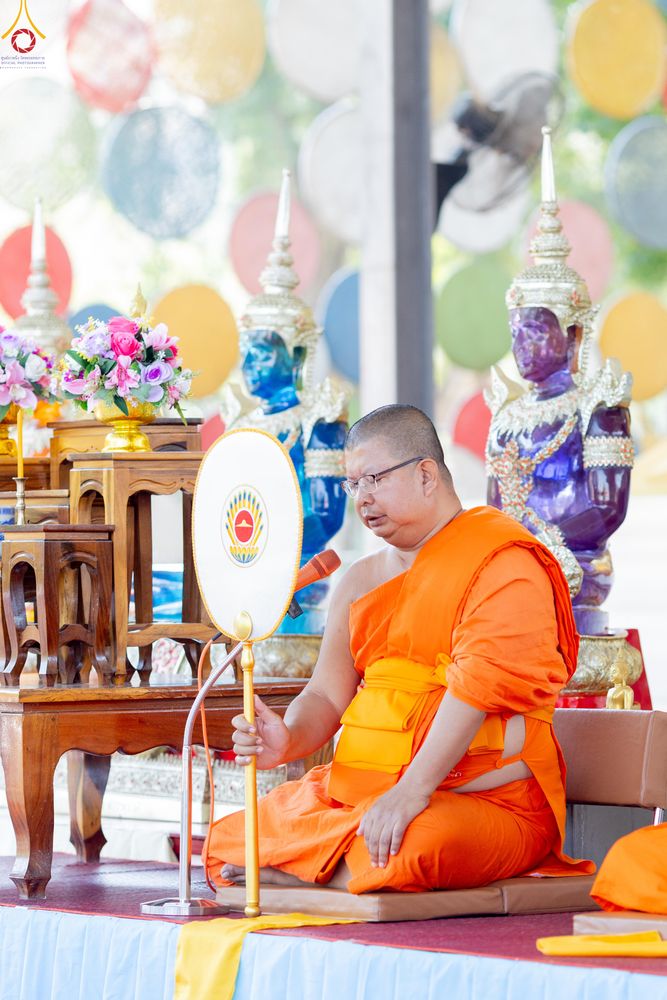 ภาพ No.293302:วันที่ 12 มกราคม พ.ศ. 2569 พิธีทอดผ้าป่าทำนุบำรุงศาสนสถาน ณ วัดพรสวรรค์ อ.สองพี่น้อง จ.สุพรรณบุรี ในโครงการธรรมยาตรา กตัญญูบูชา มหาปูชนียาจารย์ พระมงคลเทพมุนี(สด จนฺทสโร) พระผู้ปราบมาร อนุสรณ์สถาน 7 แห่ง ปีที่ 14